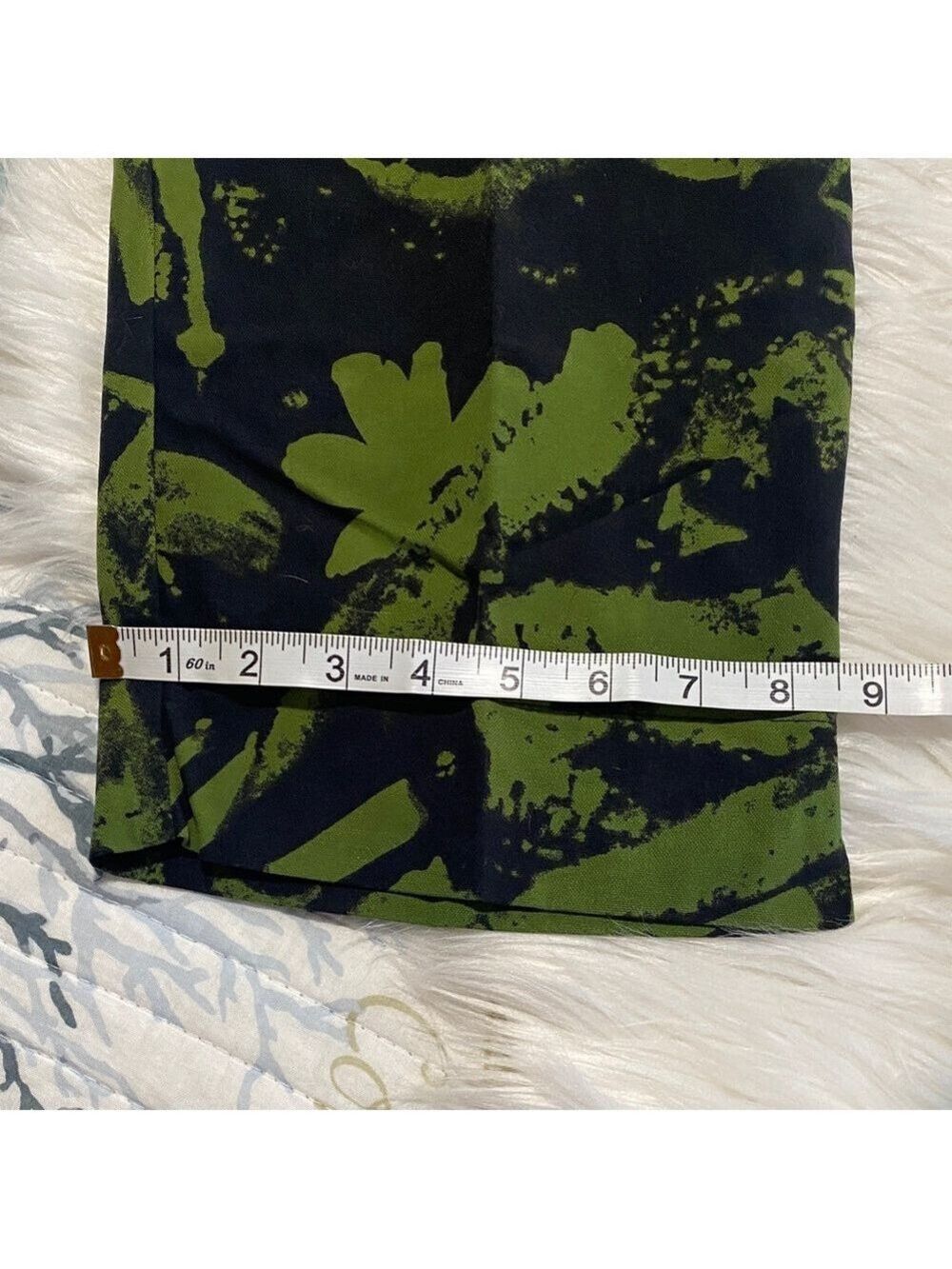 Women's Green and Black Hawaiian Patterned Capris - Picture 8 of 12